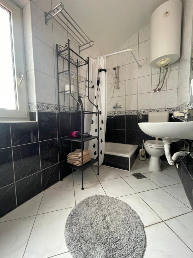 Apartments Frigan Maslenica Exterior photo