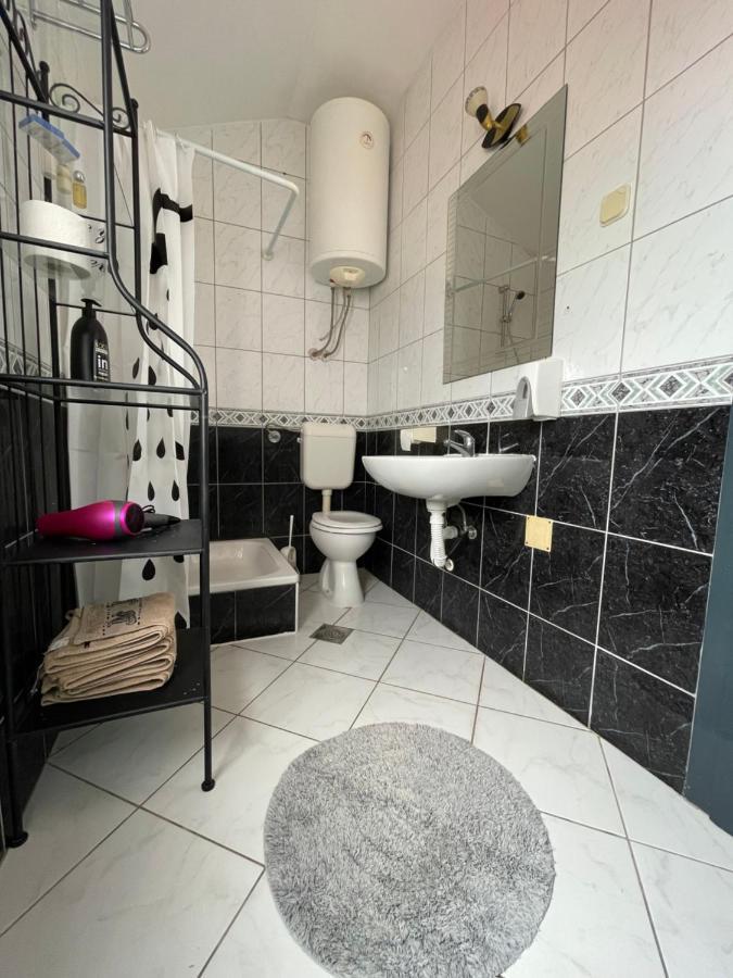 Apartments Frigan Maslenica Exterior photo